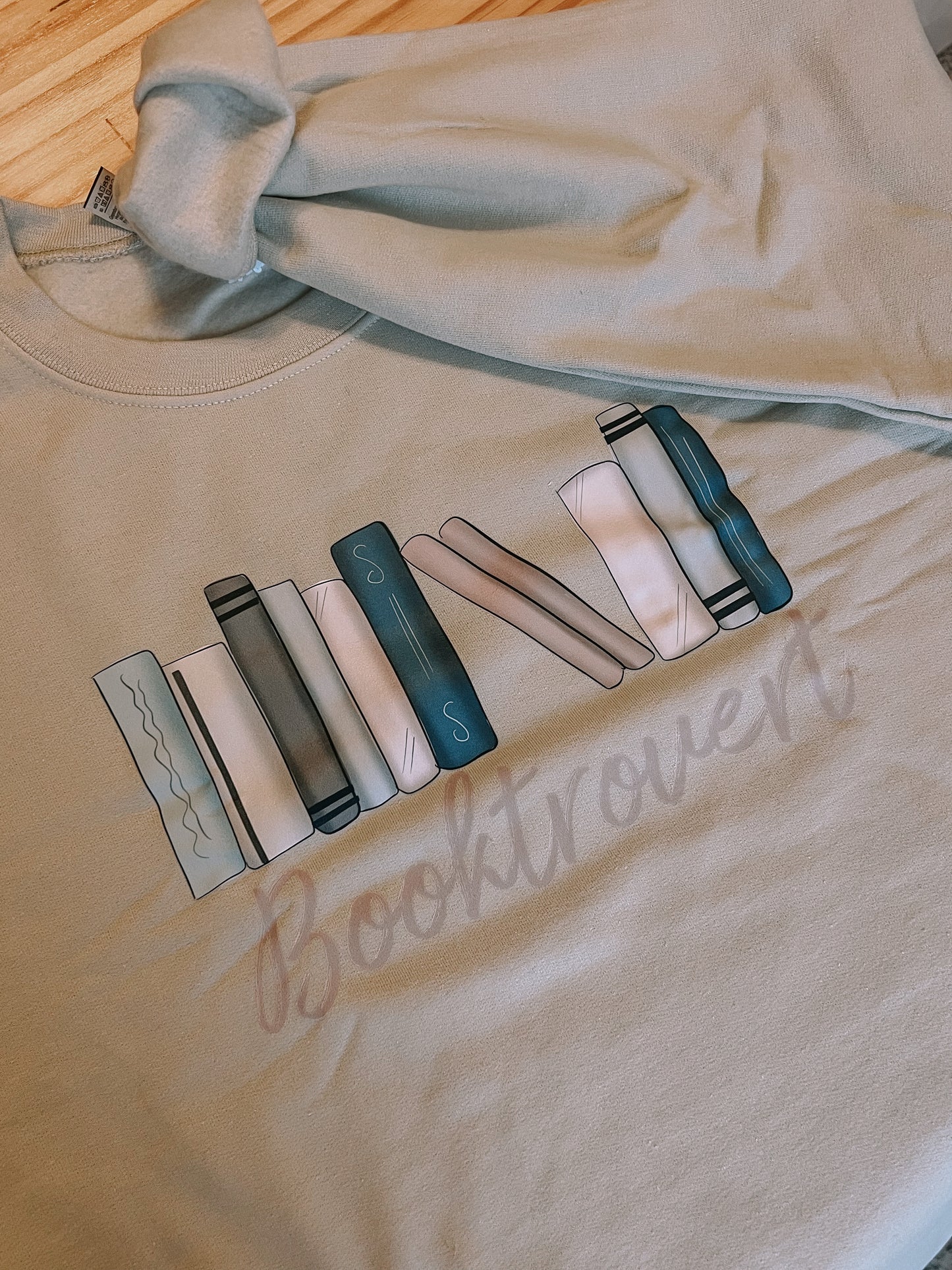 Booktrovert Crewneck